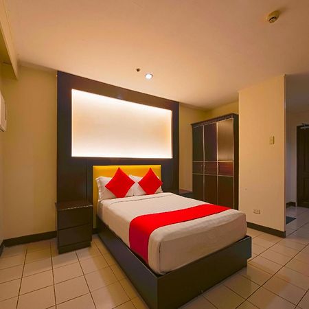 Oyo 115 Northridge Mansions Hotel Кесон Сити Екстериор снимка