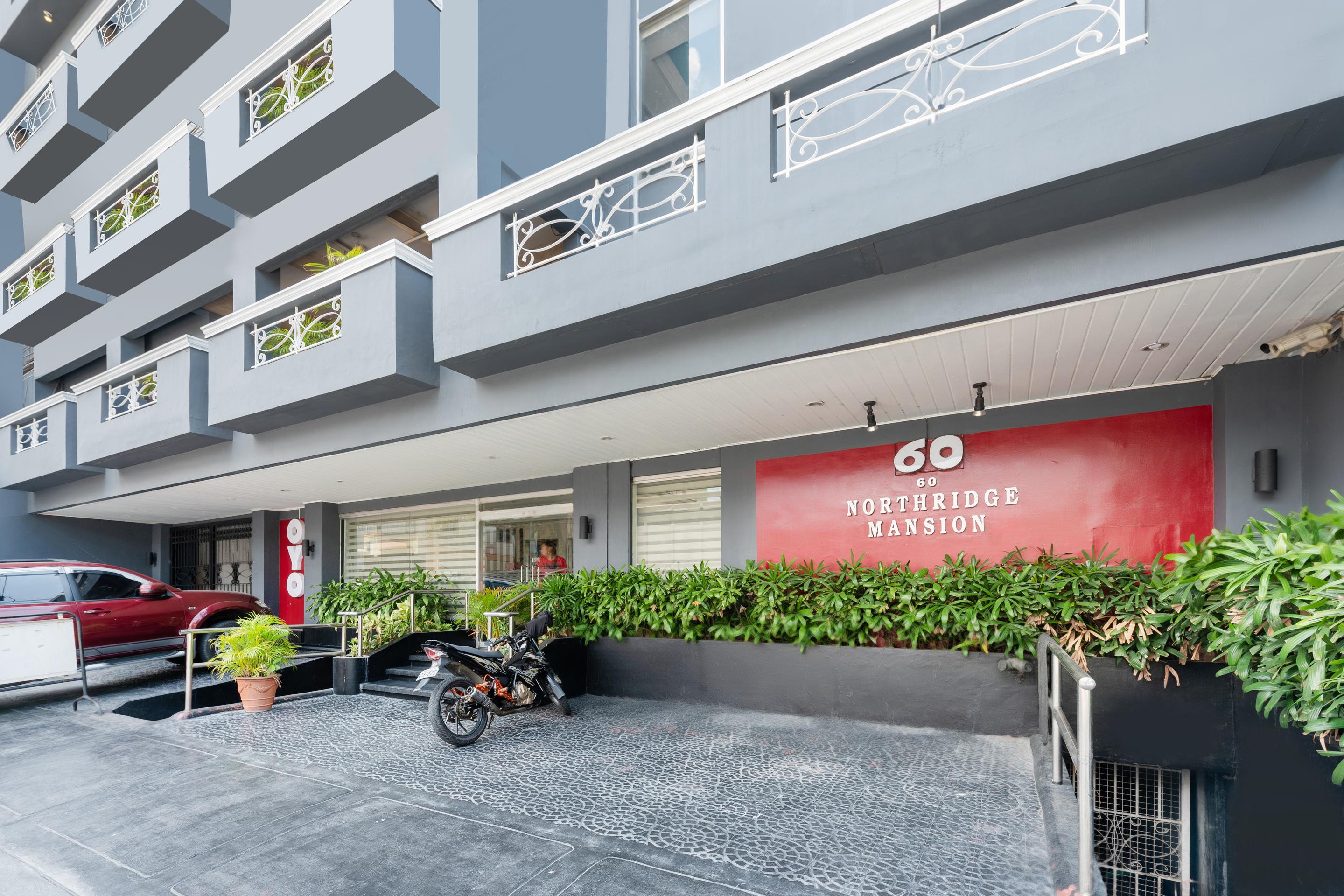 Oyo 115 Northridge Mansions Hotel Кесон Сити Екстериор снимка