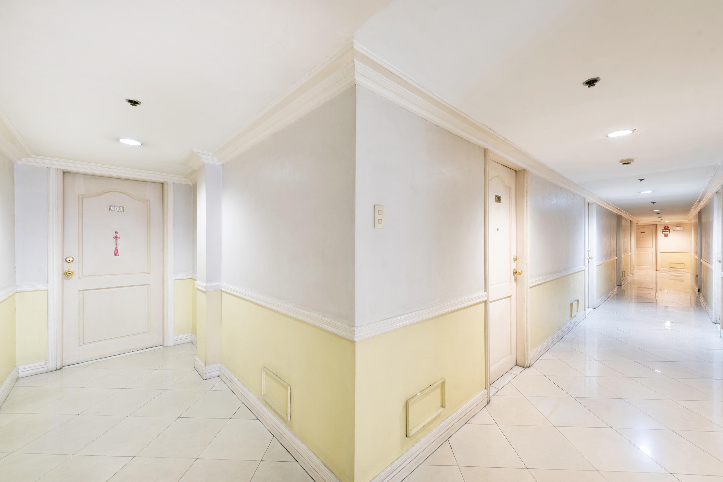 Oyo 115 Northridge Mansions Hotel Кесон Сити Екстериор снимка