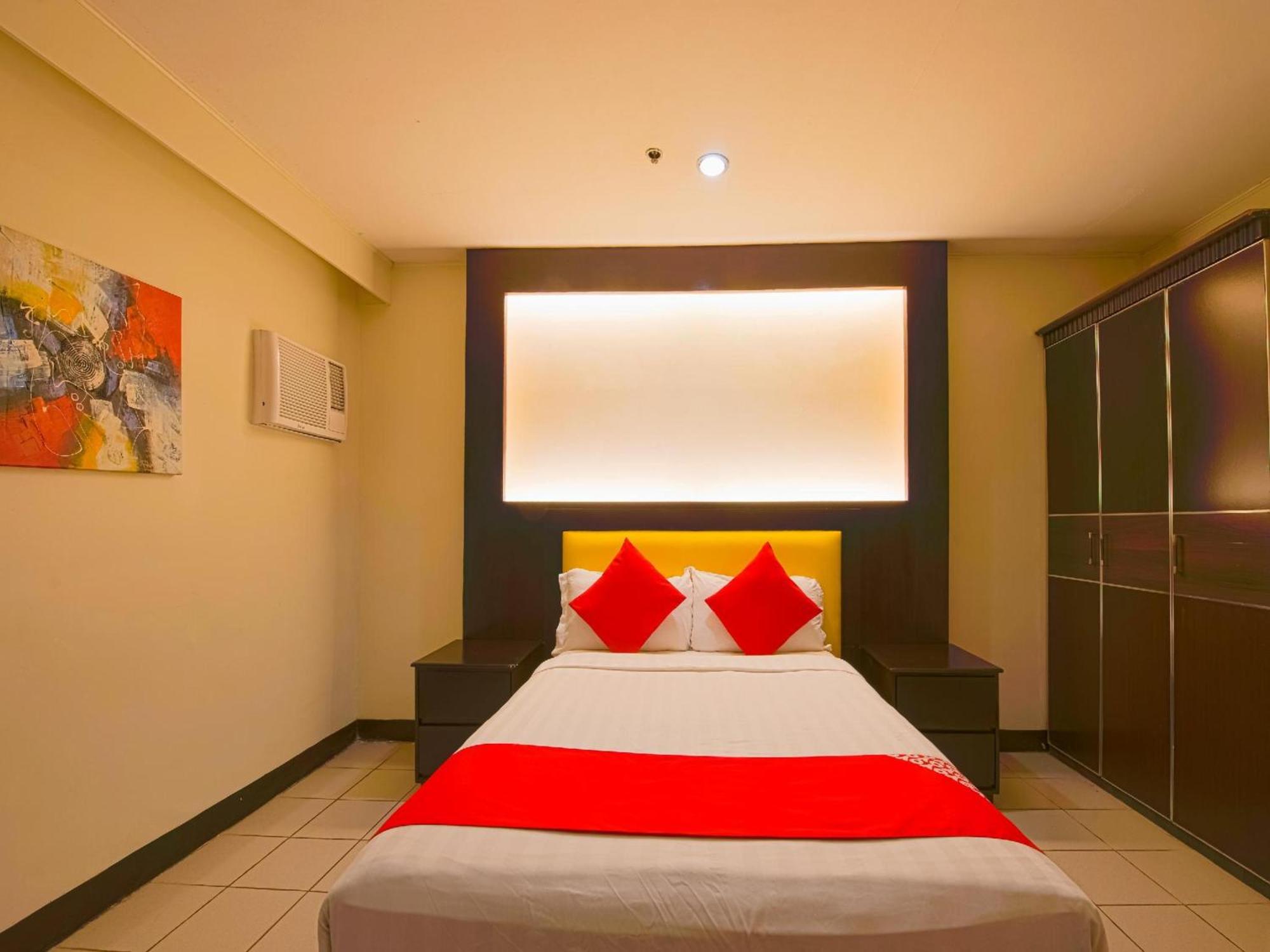 Oyo 115 Northridge Mansions Hotel Кесон Сити Екстериор снимка