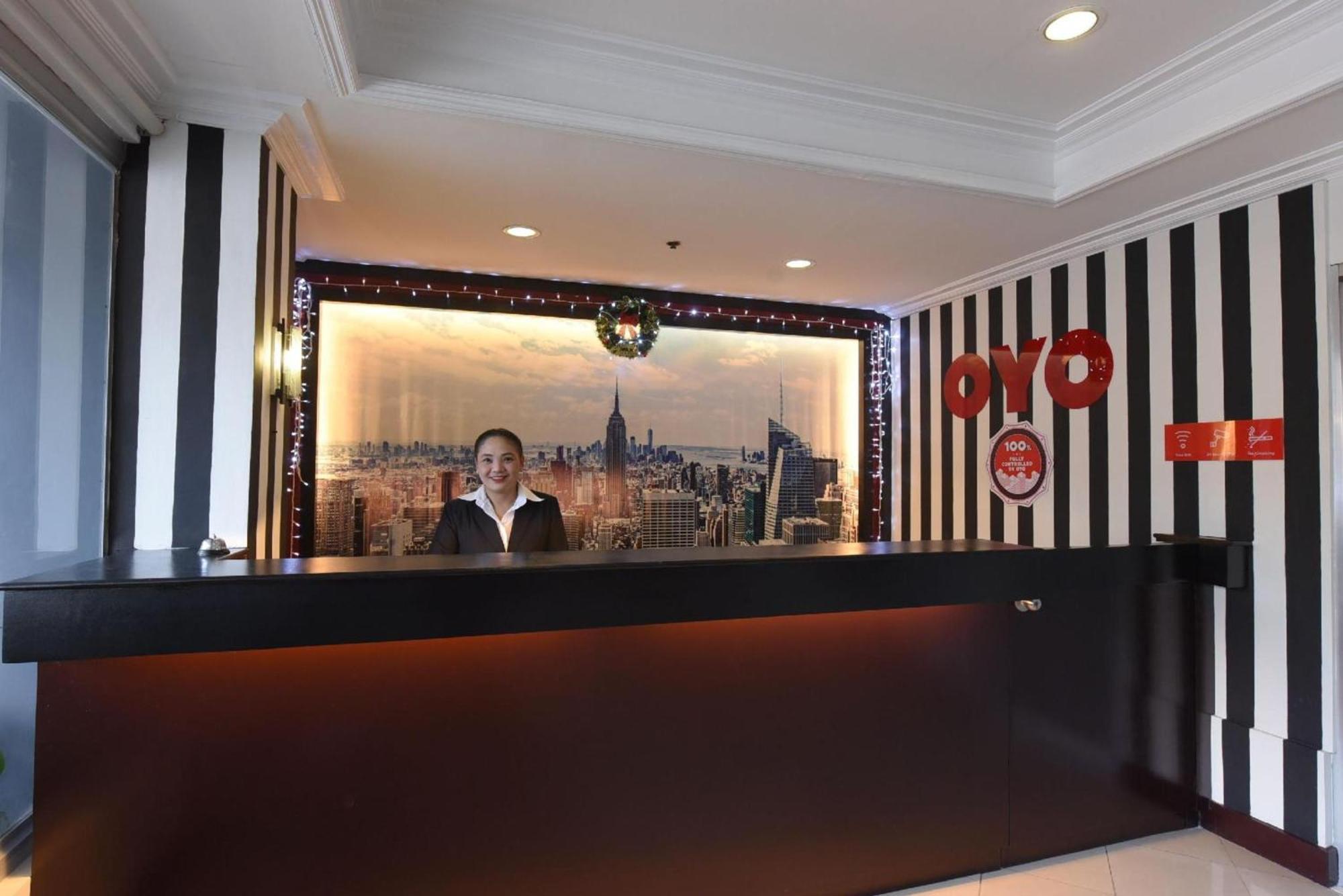 Oyo 115 Northridge Mansions Hotel Кесон Сити Екстериор снимка