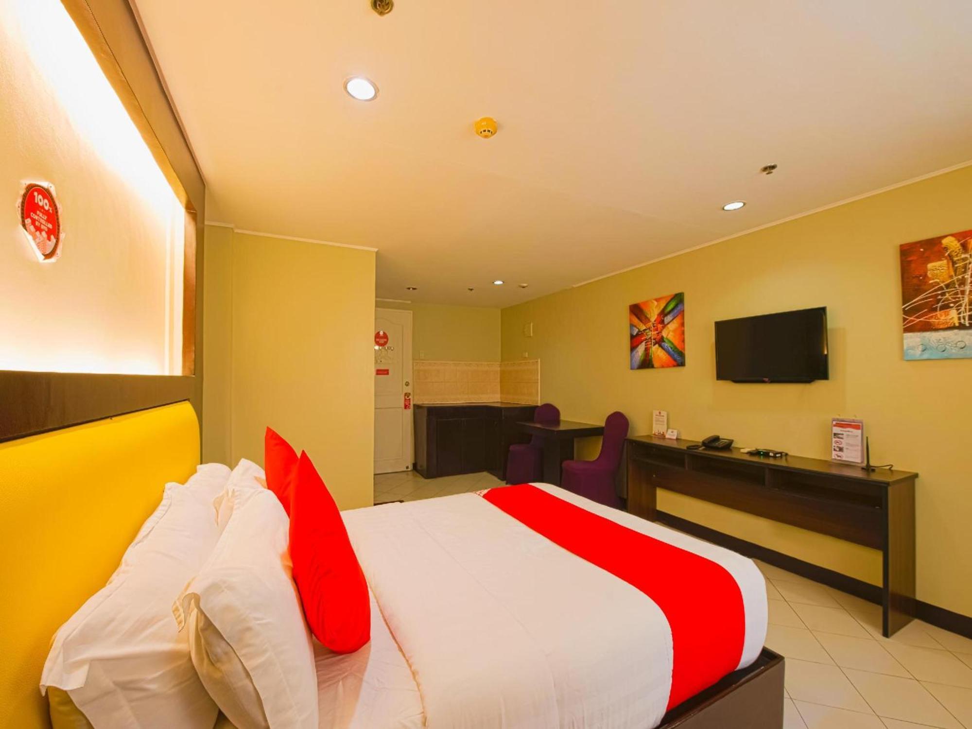 Oyo 115 Northridge Mansions Hotel Кесон Сити Екстериор снимка